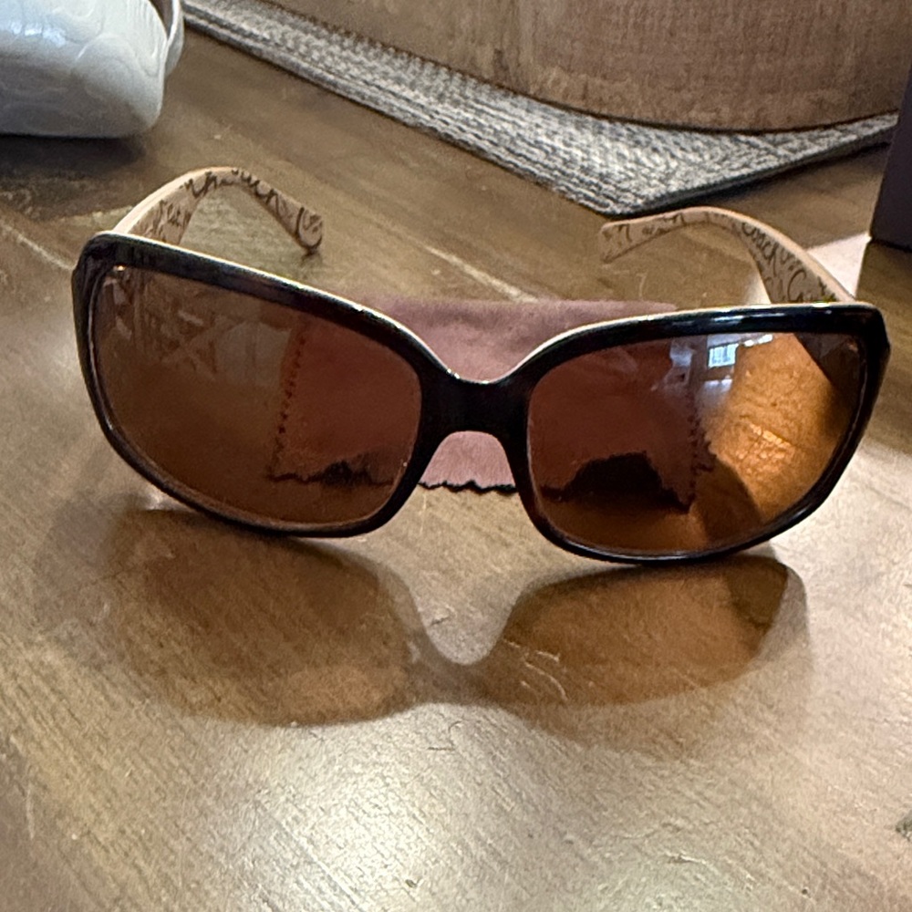 COACH Women's Brown Gradient Sunglasses with Patterned Arms - in case